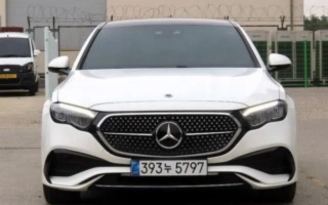 인천저신용자중고차할부 E-클래스 W214 E200 AMG 라인 매물 사진 7 - 2026/04 7,398km